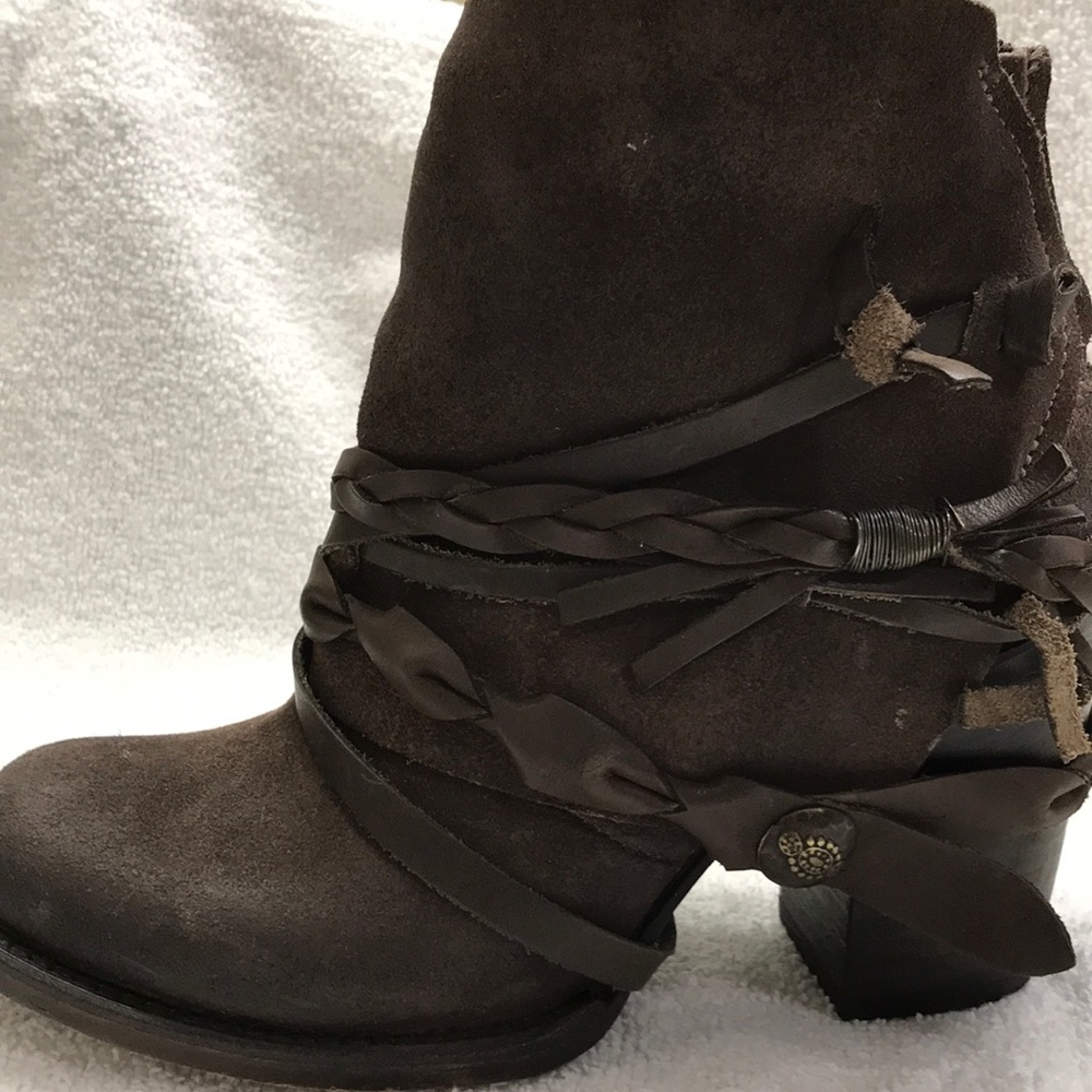 Freebird by Steven Cairo Boots size 8